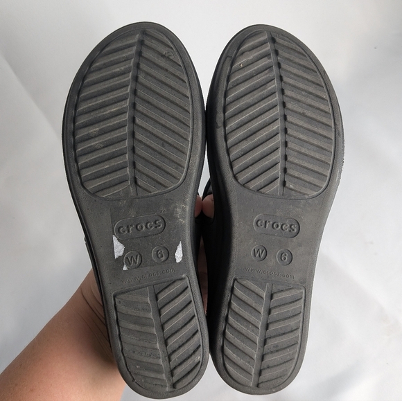 CROCS Women Wedge Sandals Size 6 Dark Gray Black Color - Picture 8 of 9